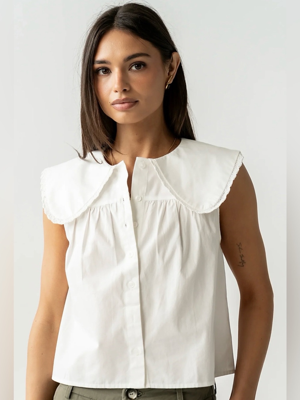 bohme White Sleeveless Button-Front Top with Scalloped Peter Pan Collar NWOT - Picture 2 of 6